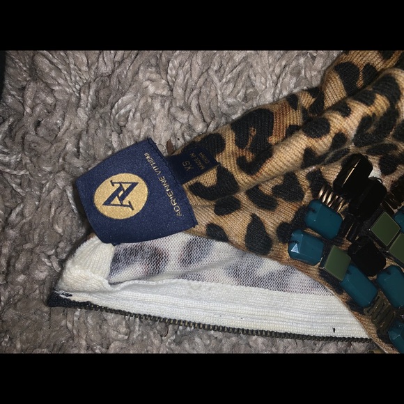 Adrienne Vittadini cheetah print top with jewels - Picture 2 of 4